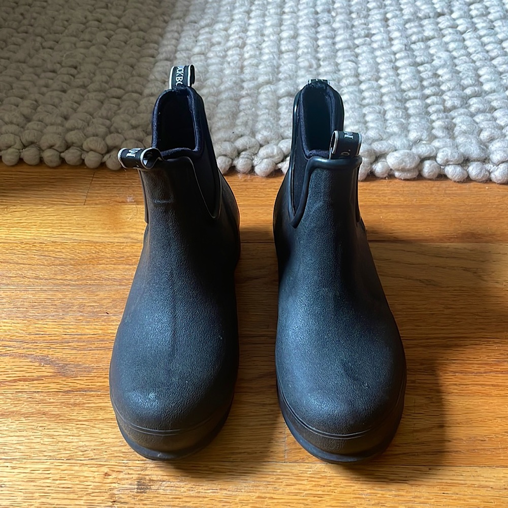 Women’s MUCK ankle boots - size 7/7.5 - black